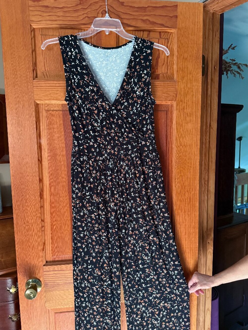 Market & Spruce Wide Leg Floral Jumpsuit (Medium)Size M Color: Black multicolor